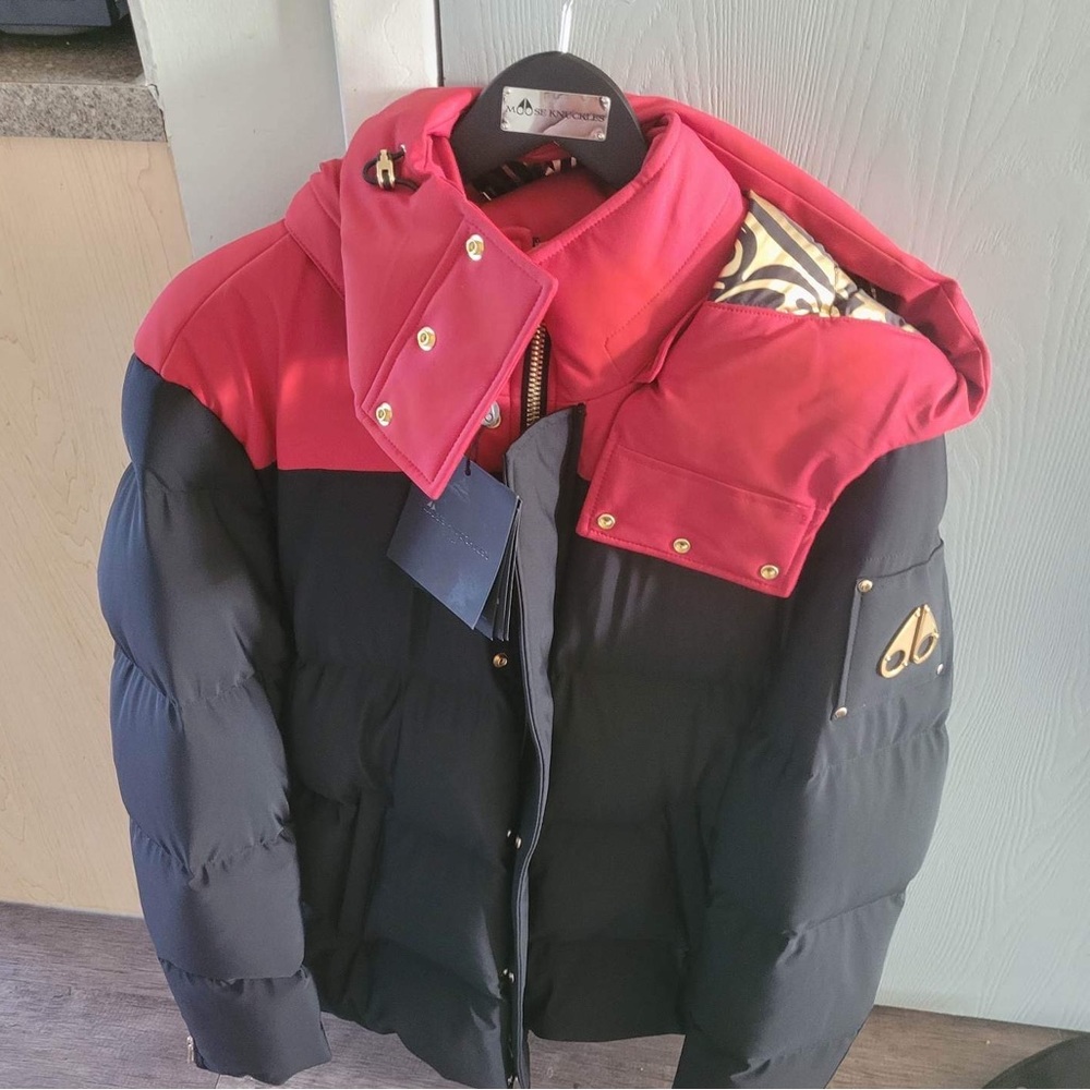 BNWT Moose Knuckles Puffer Jacket